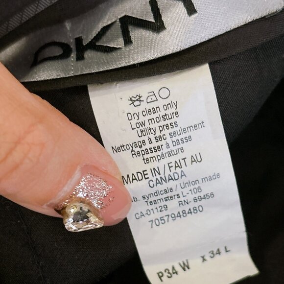 95% NEW MENS DKNY SUIT - Picture 4 of 11
